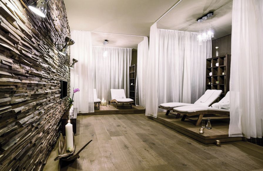 translucent sound absorbing curtain WHISPER air in the SPA area of Hotel Peaks Place