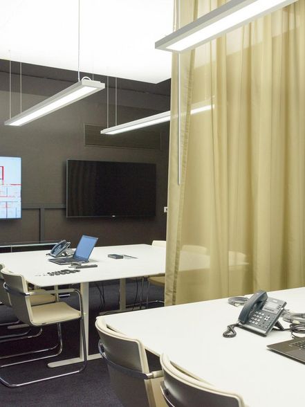 translucent transparent acoustic curtain STREAMER pro project office FSP architects in LAB room