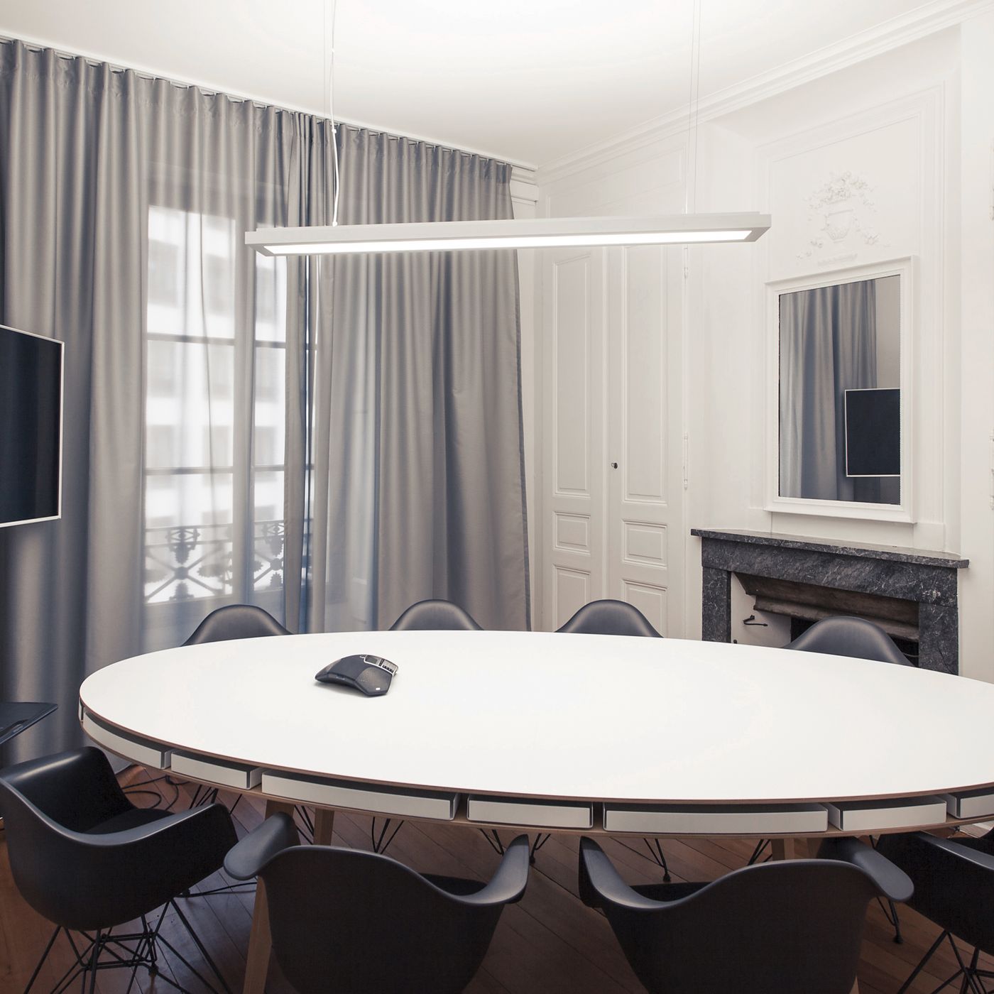 translucent transparent acoustic curtain STREAMER pro project Euronova meetingroom by Brandstorm