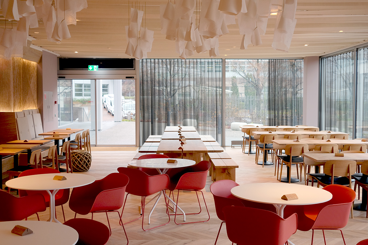 acoustic curtain WHISPER air Restaurant Not Guilty in Media Park Zurich open space